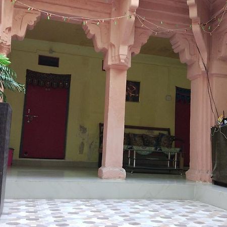 Radha Krishna Home Varanasi Exterior foto